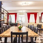Сasa de vacaciones Stone House Dragan In The Very Center, With Pool Table, Two Balconies And The Sea View