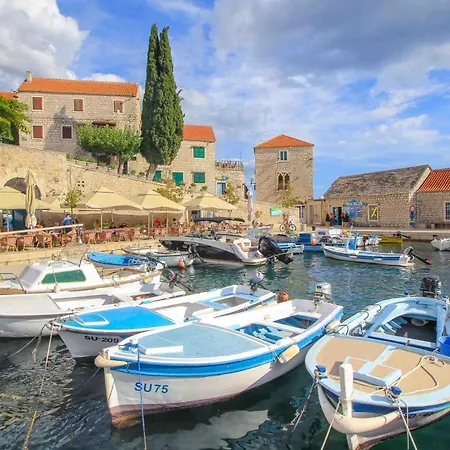 Holiday home Stone House Dragan In The Very Center, With Pool Table, Two Balconies And The Sea View Bol