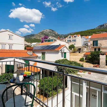 Stone House Dragan In The Very Center, With Pool Table, Two Balconies And The Sea View Bol