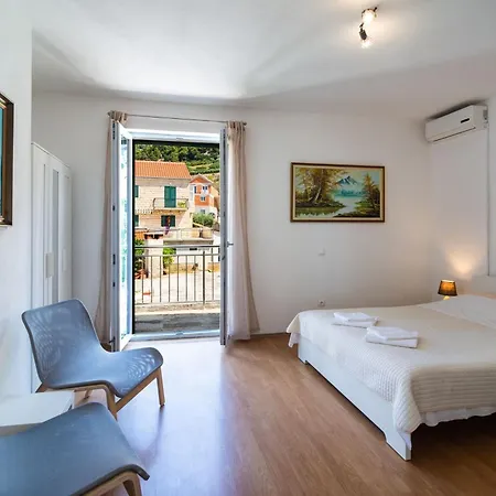 Stone House Dragan In The Very Center, With Pool Table, Two Balconies And The Sea View * Bol