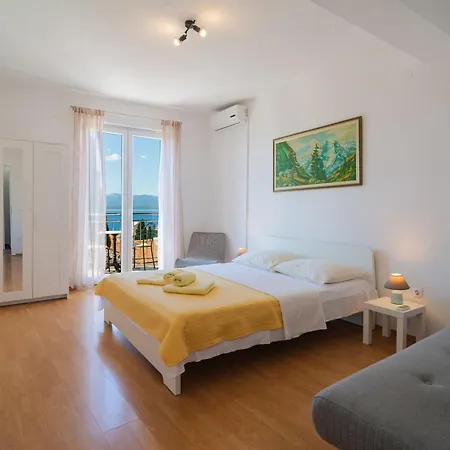 Holiday home Stone House Dragan In The Very Center, With Pool Table, Two Balconies And The Sea View