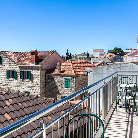 Stone House Dragan In The Very Center, With Pool Table, Two Balconies And The Sea View Сasa de vacaciones *