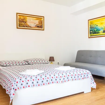 Stone House Dragan In The Very Center, With Pool Table, Two Balconies And The Sea View