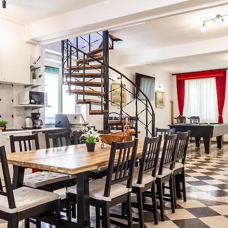 Holiday home Stone House Dragan In The Very Center, With Pool Table, Two Balconies And The Sea View Bol