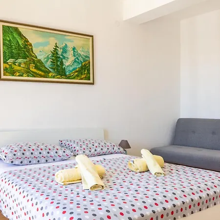 Stone House Dragan In The Very Center, With Pool Table, Two Balconies And The Sea View Bol