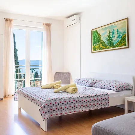 Stone House Dragan In The Very Center, With Pool Table, Two Balconies And The Sea View * Bol