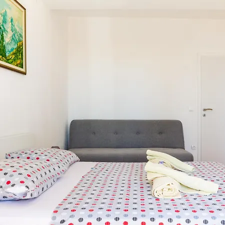 Holiday home Stone House Dragan In The Very Center, With Pool Table, Two Balconies And The Sea View