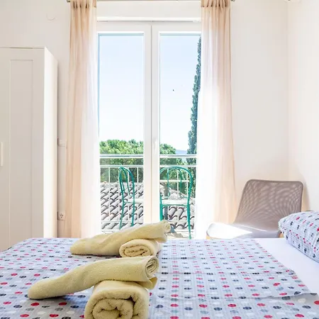 Stone House Dragan In The Very Center, With Pool Table, Two Balconies And The Sea View Holiday home Bol