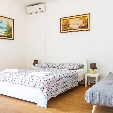 Stone House Dragan In The Very Center, With Pool Table, Two Balconies And The Sea View *