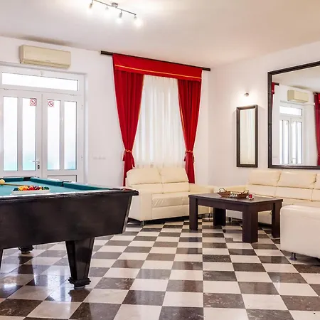 Stone House Dragan In The Very Center, With Pool Table, Two Balconies And The Sea View * Bol